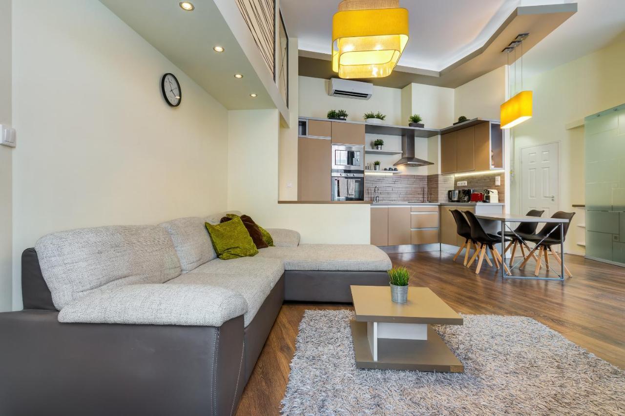 Spacious & Stylish Apartment In Downtown Budapest Exterior foto